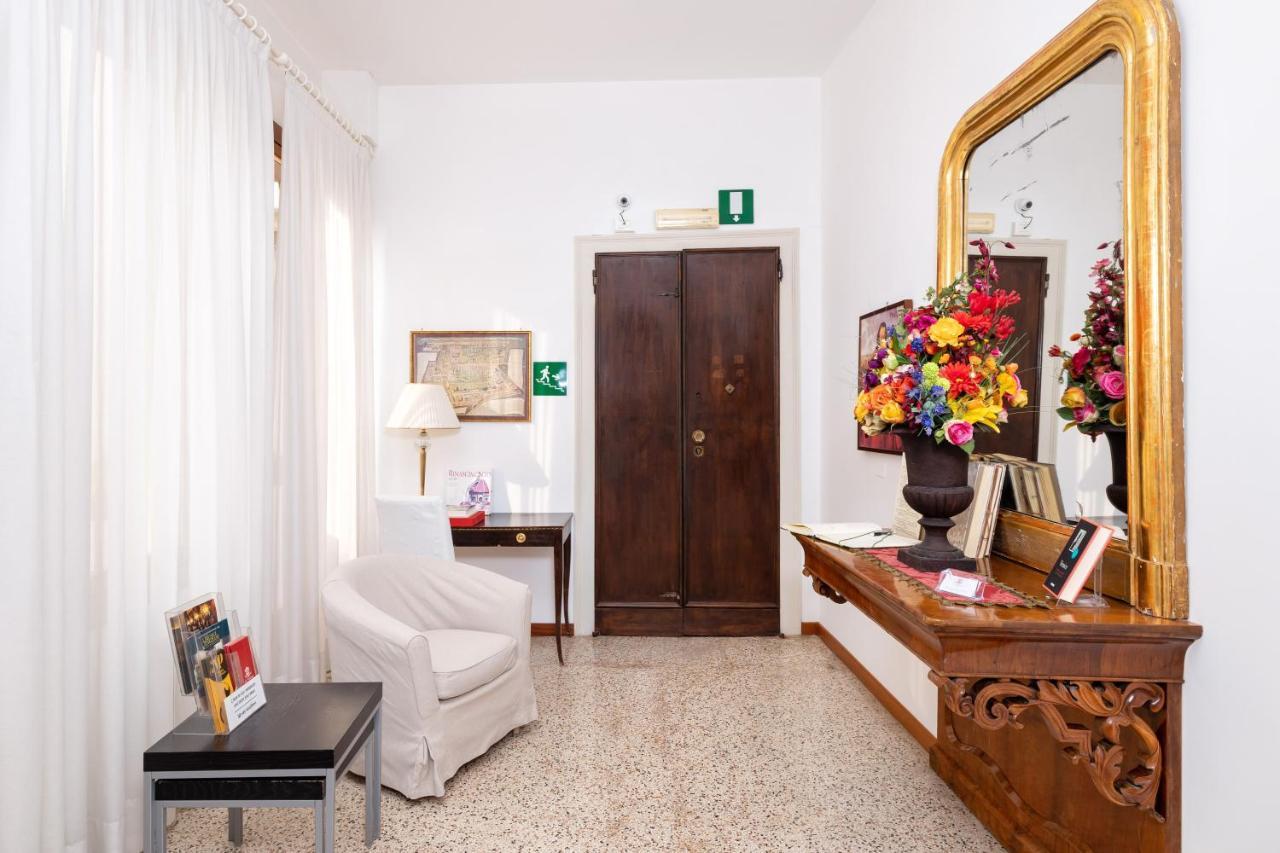 Apart-hotel Ca' Foscolo 2*
