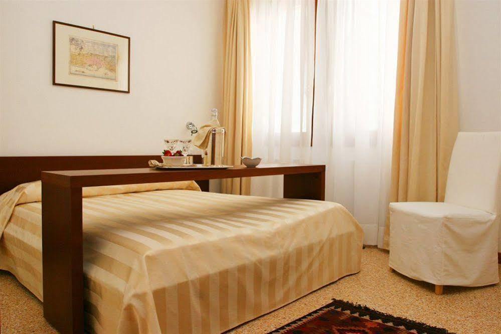 Ca' Foscolo Apart-hotel 2*